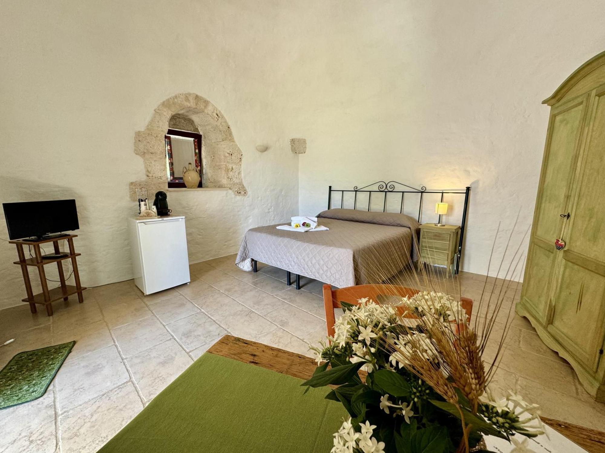 Masseria Ferri Остуни Экстерьер фото
